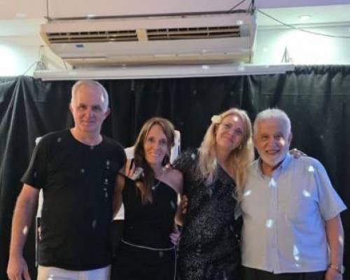 34673 5 ¡LA FIESTA SOS VOS....CONECTA, REI, BAILA Y DISFRUTA.......NOS VESTIMOS DE BLANCO Y NEGRO....