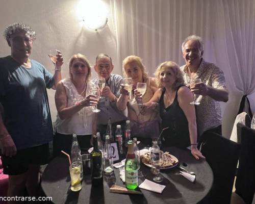 34674 1 CERRAMOS EL 2025 A LO GRANDE ¡NOCHE DE BRILLOS Y REENCUENTROS, SHOW UNICO, de regalo para vos, Baile, emociones y el alma encendida