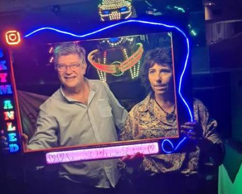 34674 43 CERRAMOS EL 2025 A LO GRANDE ¡NOCHE DE BRILLOS Y REENCUENTROS, SHOW UNICO, de regalo para vos, Baile, emociones y el alma encendida