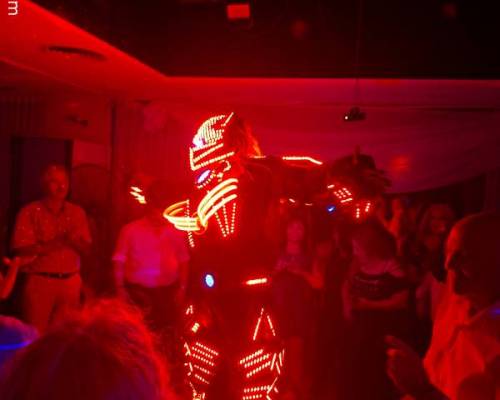 El mostro :Encuentro Grupal CERRAMOS EL 2025 A LO GRANDE ¡NOCHE DE BRILLOS Y REENCUENTROS, SHOW UNICO, de regalo para vos, Baile, emociones y el alma encendida