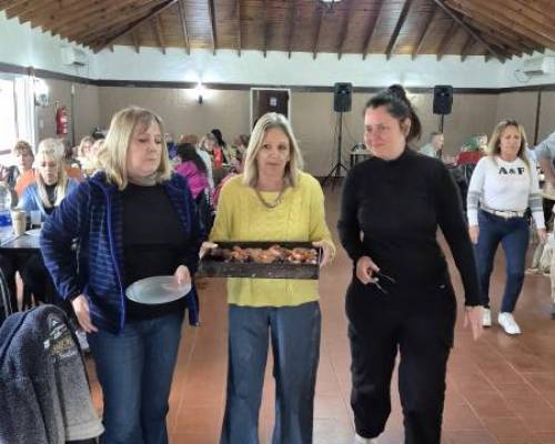 34679 10 BIENVENIDA LA PRIMAVERA CON UN ASADO BAILABLE