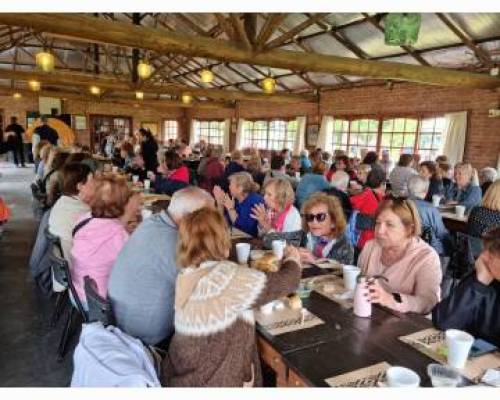 35006 8 Excursion en URIBELARREA   . SHOW, ALMUERZO, BAILE, DESAYUNO, TRANSPORTE,ALMUERZO Y MERIENDA