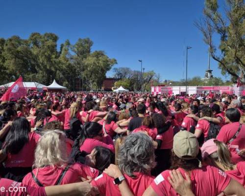 35133 4 CAMINATA AVON POR LA LUCHA CONTRA EL CANCER DE MAMA