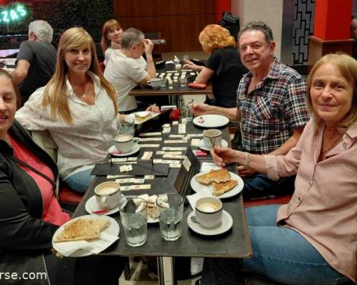 35228 6 Jugamos Rummy en Caballito!!