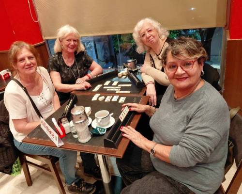 35228 8 Jugamos Rummy en Caballito!!