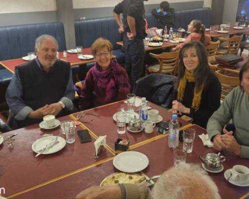 35414 14 Nos vemos? Caminamos y festejamos los cumpleaños de Monique, Miguel y Héctor