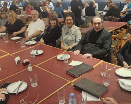 35414 3 Nos vemos? Caminamos y festejamos los cumpleaños de Monique, Miguel y Héctor