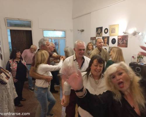 35425 28 Y si nos encontramos a cenar en LO DE EMILIO otra vez?