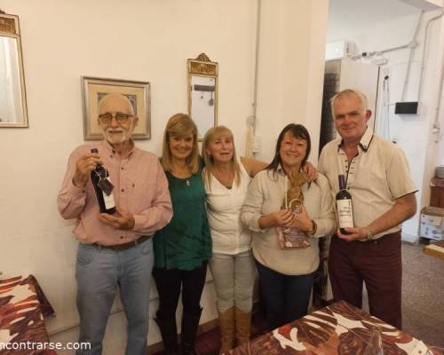 35425 29 Y si nos encontramos a cenar en LO DE EMILIO otra vez?