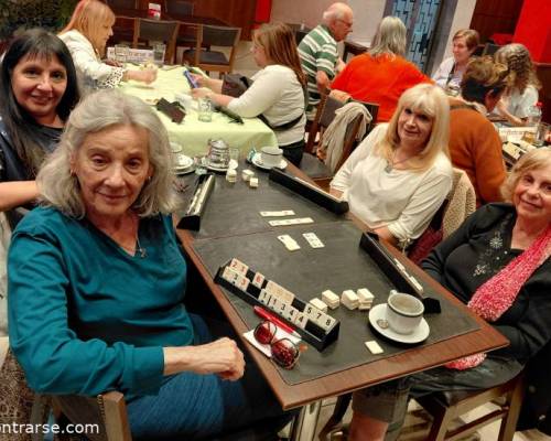 35482 8 Jugamos Rummy en Caballito!!