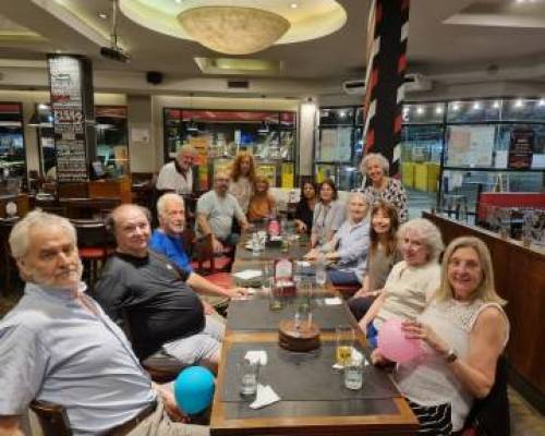 35616 1 Caminamos juntos en Saavedra y Festejamos varios cumpleaños del mes noviembre.