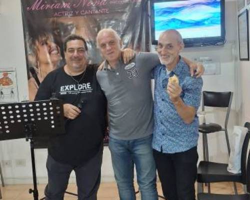 35675 4  TERMINAMOS EL AÑO CANTANDO, LLEGA LA MUESTRA! 9 AÑO CONSECUTIVO DEL TALLER DE CANTO  !