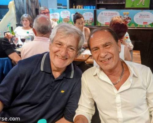 35714 94    Regalate una noche especial de, abrazos, risas, charla, rica cena y baile 