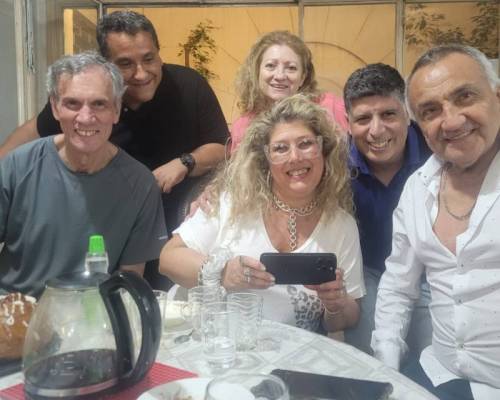 35747 4 Pasar la Nochebuena cenando juntos. En mi casa, recibirlos con alma de fiesta. Sea cual sea tu credo. Nos integramos, como lo hice ni bien ingresé 