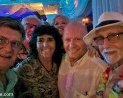 CERRAMOS EL 2025 A LO GRANDE ¡NOCHE DE BRILLOS Y REENCUENTROS, SHOW UNICO, de regalo para vos, Baile, emociones y el alma encendida