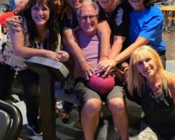 VAMOS AL BOWLING EN PATERNAL