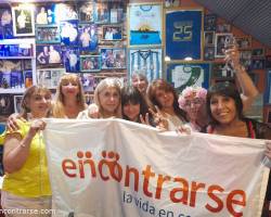 Mientras esperamos a Papá Noel, cenamos y bailamos juntos