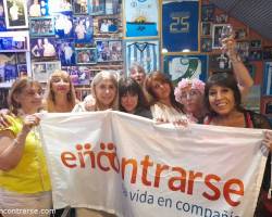 Mientras esperamos a Papá Noel, cenamos y bailamos juntos