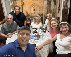 Pasar la Nochebuena cenando juntos. En mi casa, recibirlos con alma de fiesta. Sea cual sea tu credo. Nos integramos, como lo hice ni bien ingresé 