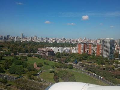 Encuentro : Días felices en Mendoza. 