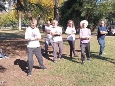 Encuentro : CLASE ABIERTA DE  TAI CHI/CHI KUNG en Plaza Irlanda.  