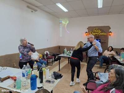 Encuentro : Celebra el 25 de Mayo con Asadito y Folclore Karaoke. 