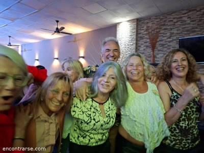 Encuentro : ¡¡AMISTAD, MUSICA Y DESCONTROL.......QUE EL DIA DEL AMIGO NOS ENCUENTRE JUNTOS..... 