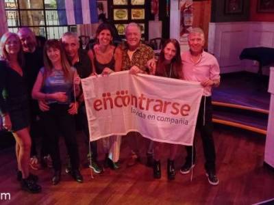 Encuentro : ¡JUNTADA PATRIA ! TARDE DE BAILE, KARAOKE Y PURA DIVERSION....... 