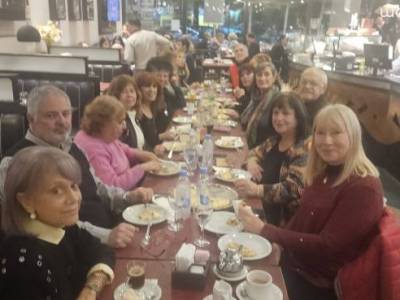 Encuentro : NOS VEMOS ? y festejamos el cumpleaños de Perla y Mery 
