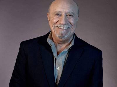 Encuentro Vuelve "La lluvia seguirá cayendo" de Oscar Barne
