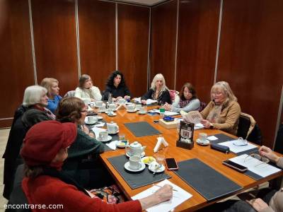 Encuentro : Club de lectura: Los martes son puro cuento... 