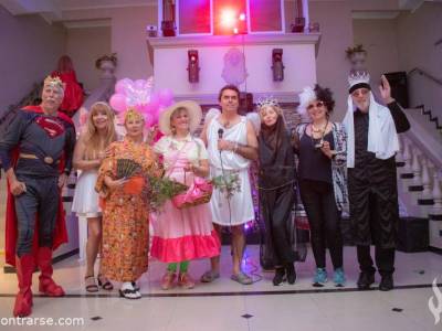 Encuentro : FIESTA DE DISFRACES DOMINGUERA EN VILLA DEL PARQUE  ! ! ! 