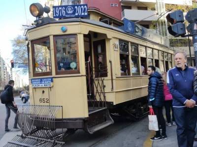 Encuentro : CABALLITO historia de una veleta y aun +  