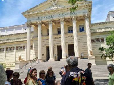 Encuentro : BELLA LA PLATA Una joya que destaca !!!!!! Replay  