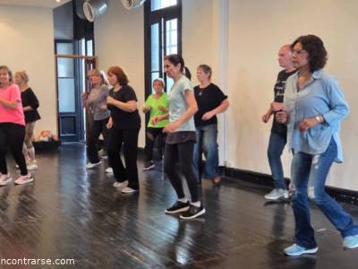 Encuentro : Clase de Ritmos fitness!!! Pop,Disco,Cumbia ,Cuarteto,Latino.No tenés que saber nada para venir y divertirte, mientras ejercitas y aprendes!!!! 