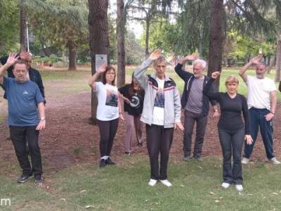 Encuentro : CLASE ABIERTA DE  TAI CHI/CHI KUNG en Plaza Irlanda.  