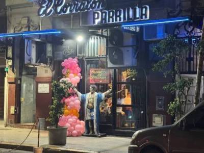 Encuentro : Mientras esperamos a Papá Noel, cenamos y bailamos juntos 