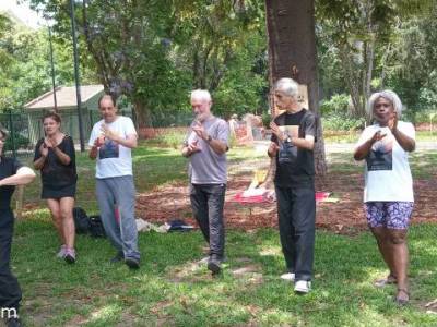 Encuentro : CLASE ABIERTA DE  TAI CHI/CHI KUNG en Plaza Irlanda.  