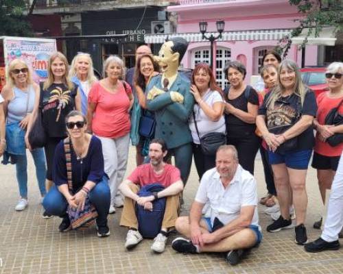 Junto a Isidoro Cañones, paseo de las caricaturas, San Telmo :Encuentro Grupal SAN TELMO Clásico y Moderno !!!!