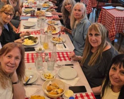 Otro angulo de la cena. :Encuentro Grupal CLASICO JUEVES DE RUMMY!!!!