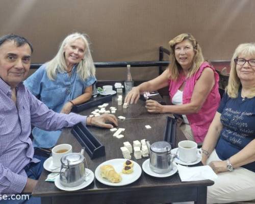 Mesa de rummy. Ruben y ellas: Marta,Noemi y Esther. :Encuentro Grupal CLASICO JUEVES DE RUMMY!!!!