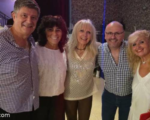 Compañeros de baile y diversion: Cris, Gustavo, Marta, Fede y yo. :Encuentro Grupal FESTEJAMOS DIA DE LA MUJER, A LO GRANDE NOCHE DE AMIGOS Y CELEBRACION