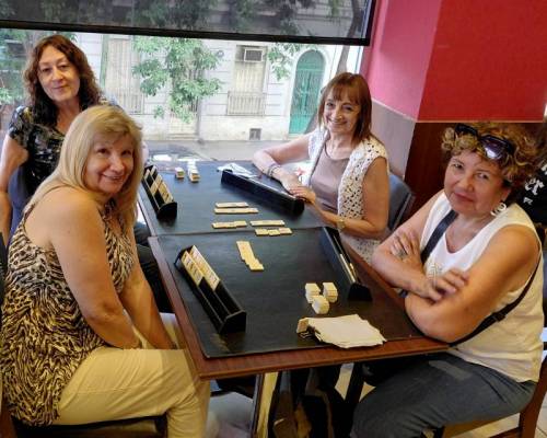 35813 10 Jugamos Rummy en Caballito!!