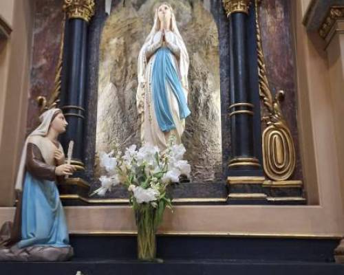 35869 14 FLORES son amores leyendas mitos e Historias.-