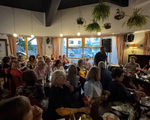 35887 14 Encuentro exclusivo con el escritor Hernán Ronsino