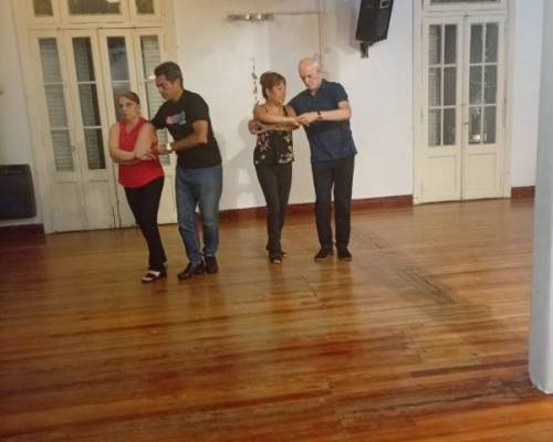 35913 4 CLASES PARA PRINCIPIANTES DE AMERICANO Y ROCK !