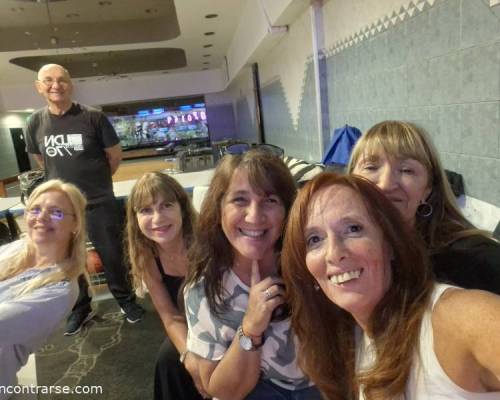 35987 12 “ Vamos al BOWLING el Viernes?,....tengo ganas de jugar....