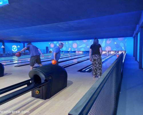 35998 18 BOWLING EN EL BOULEVARD SHOPPING ADROGUE, JUSTO QUE LO NECESITABAMOS...!!