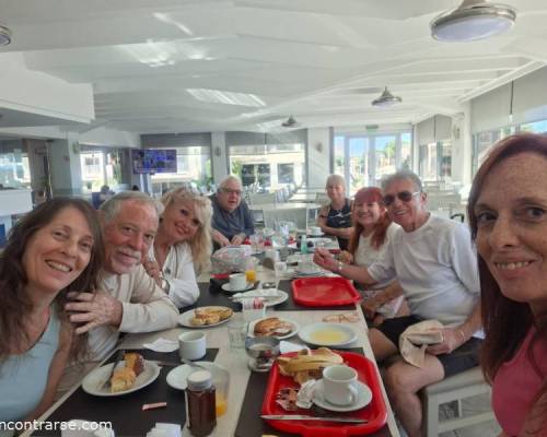 36033 18 Listos para un finde con amigos en la Costa?