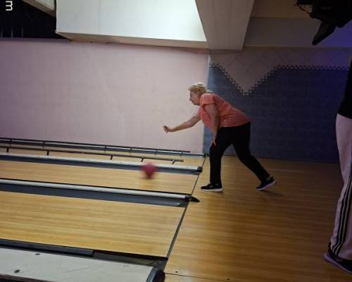 36052 3 “ Vamos al BOWLING el Viernes?,....tengo ganas de jugar....